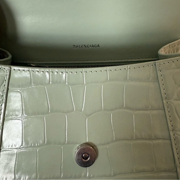 Balenciaga Hourglass Small | Light Green Croc Leather - Picture 6 of 6